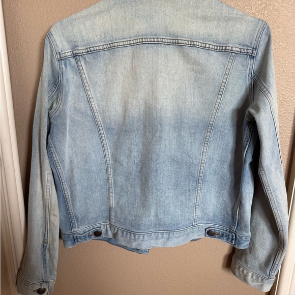 FRAME Le Tie-Neck Button-Front Light-Wash Denim Jacket - Picture 4 of 5